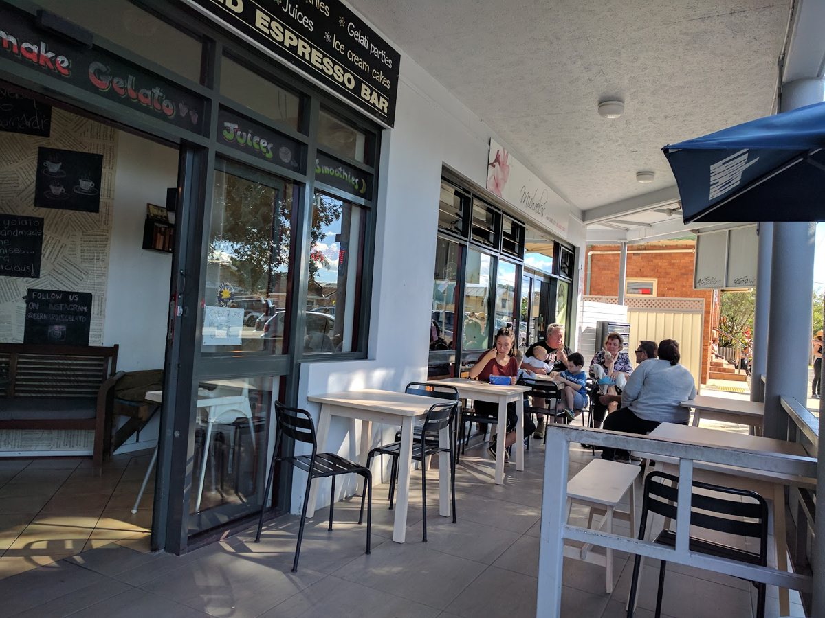 The Bernie's espresso bar storefront with alfresco seating on the Brunswick Heads strip