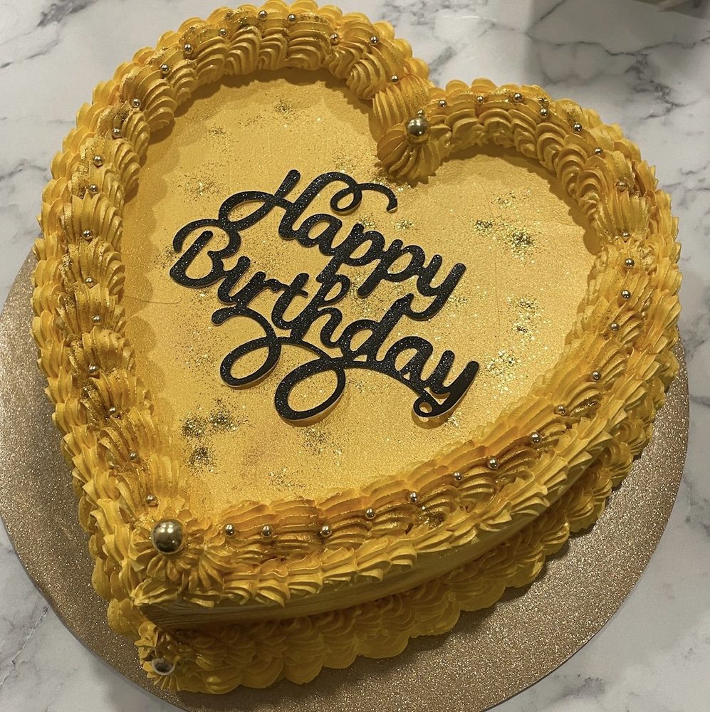 Gold heart 'Happy Birthday' celebration cake