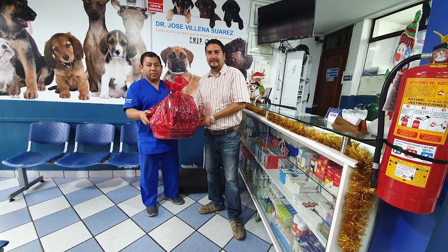 Atención al cliente en la recepción de la veterinaria