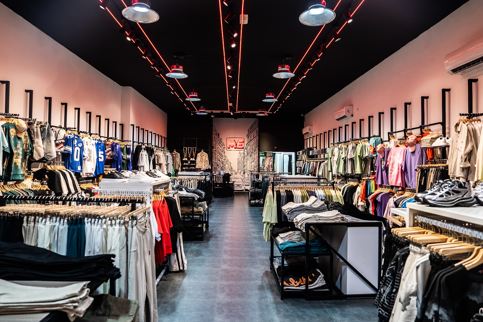 داخل متجر ME STORE بالريان