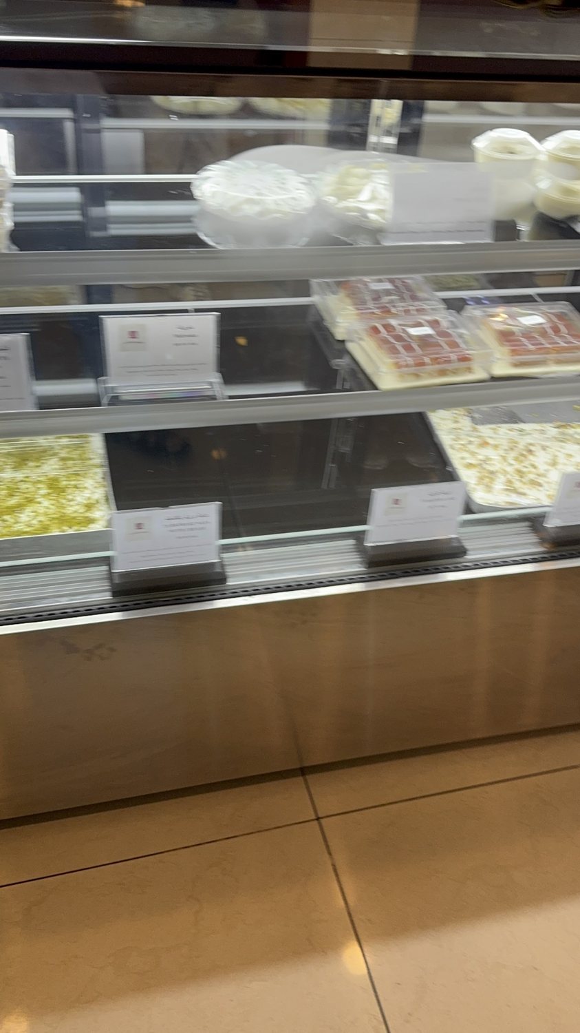 Sweets cases / ثلاجات الحلويات