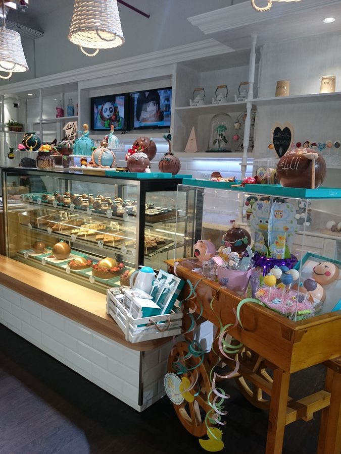 Inside the Memz Bites shop