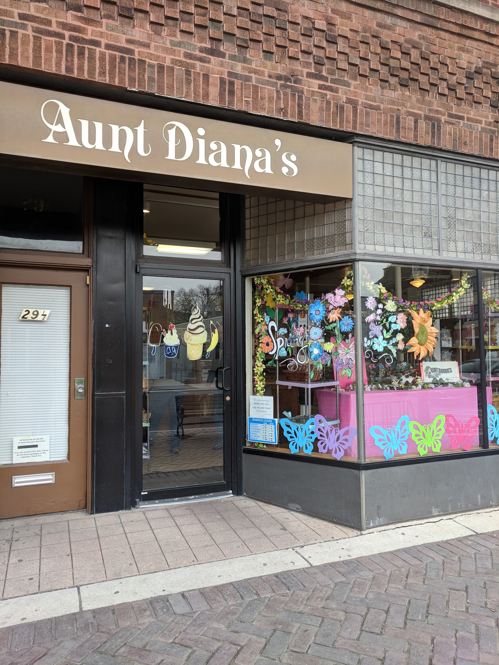 Aunt Diana's storefront at 29 E Burlington Street, Riverside